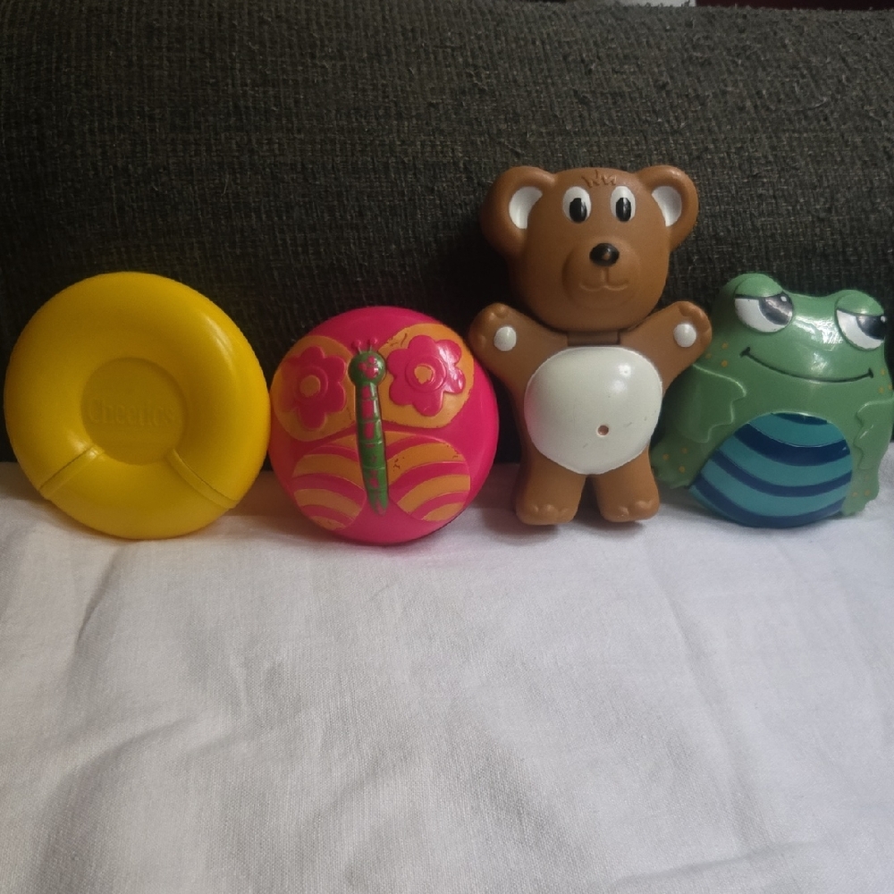 Set of 4 Vintage Kids Snack Containers